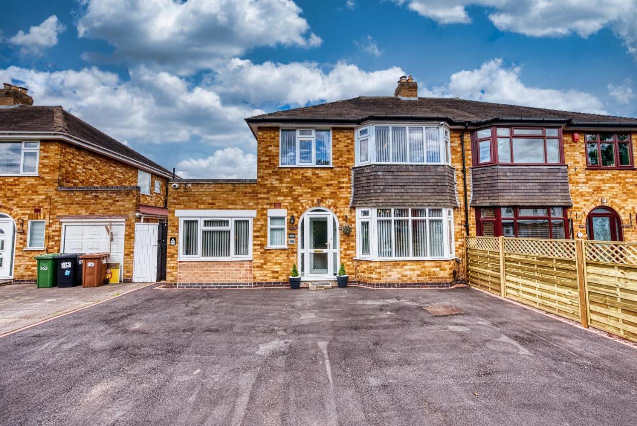 Elegant Solihull House: Central 5-Bed Retreat for Business & Leisure Exterior photo